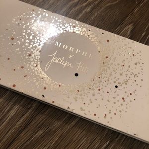 Ring The Alarm eyeshadow palette